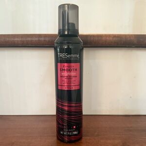 TRESemme Keratin Smooth Weightless  Whipped Shaping Mousse